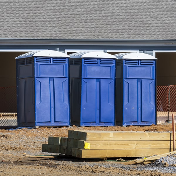 what is the maximum capacity for a single portable toilet in Como Illinois